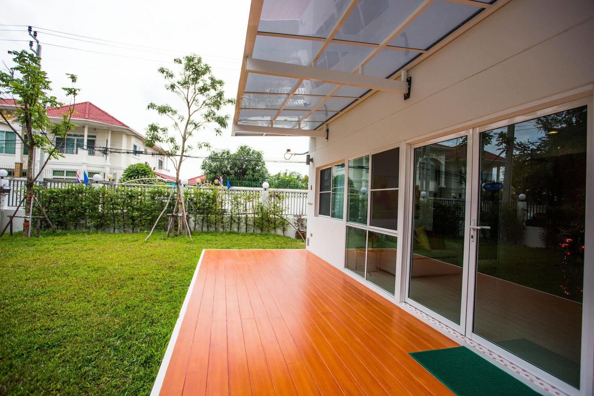 Des Res Hotel And Residence Bangkok Exterior photo